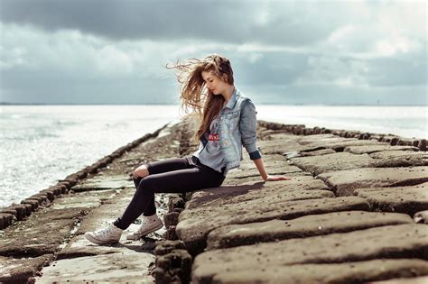 Wallpaper Women Model Blonde Sea Closed Eyes Rock Shore Sand Sitting Photography