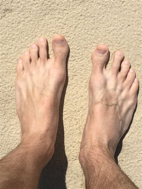 The Top 4 Reasons You Should Be Barefoot Running The Runninger
