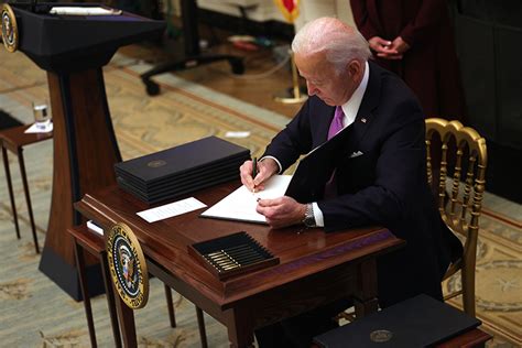 Biden To Sign Order That Will Lay Groundwork For 15 Minimum Wage For Federal Workers And