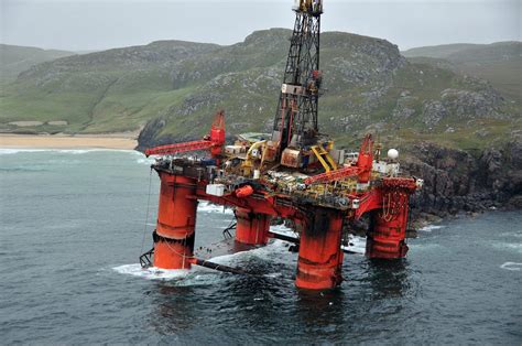 Hard Aground Transocean To Refloat Drilling Rig In Scotland