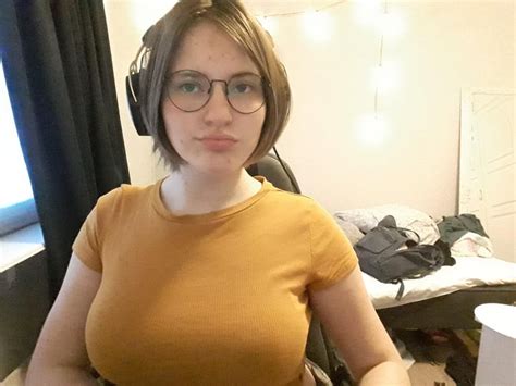 busty nerd 9gag