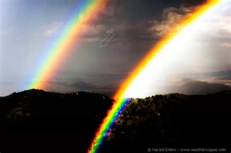 Nature Stunning Pics Of A 5th Order Rainbow M O O Nsurfer Astronomology