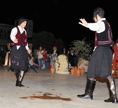 Folk dances in Cyprus: legends and reality | Cyprus Inform | Cyprus inform