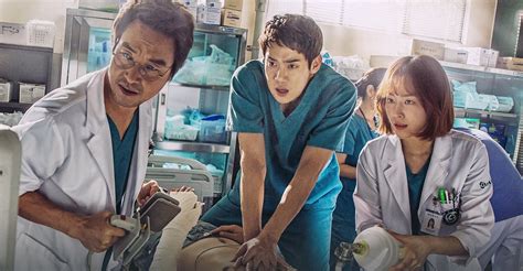 Romantic (낭만닥터 김사부) menyatukan han suk kyu, yoo yeon seok, dan seo hyun jin. KDrama Review : Romantic Doctor, Teacher Kim (2016) - K&J ...