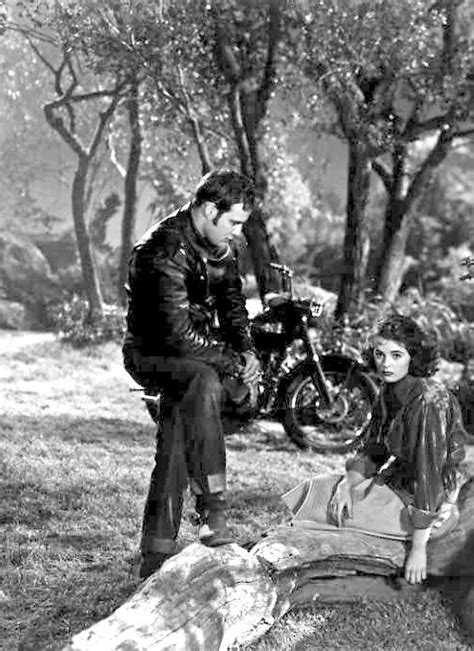 Marlon Brando And Mary Murphy 1953 In The Wild One In 2020 Marlon