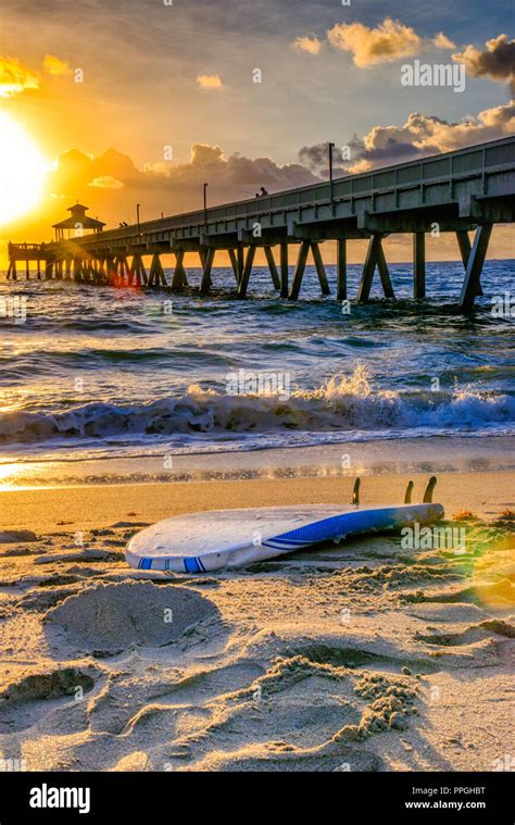 Deerfield Fishing Pier Hi Res Stock Photography And Images Alamy