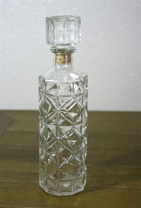 Sale Vintage Clear Glass Liquor Decanter With Diamond Shaped Design Liquor Decanter Glass