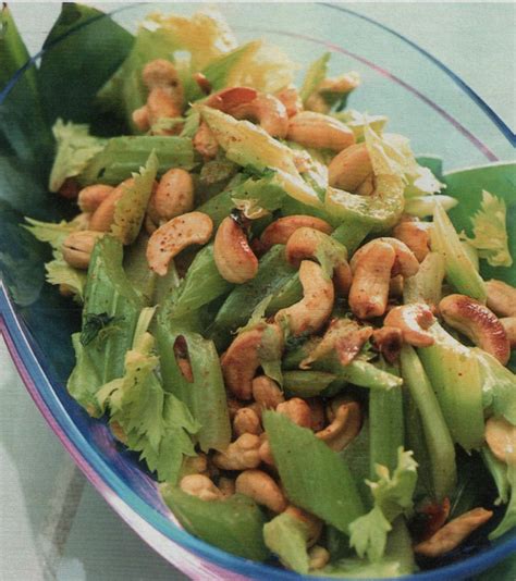 Vi mostro, infatti, come realizzare dei piatti sfiziosissimi. Contorno di verdure: ricetta sedano saltato con gli ...