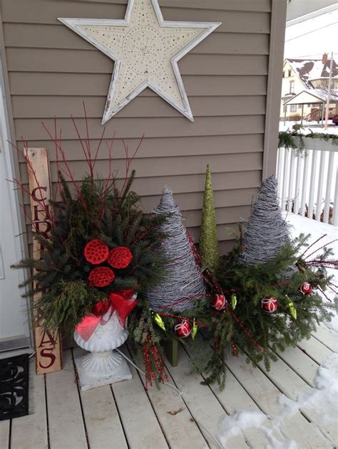 50 Stunning Christmas Porch Ideas — Style Estate Christmas