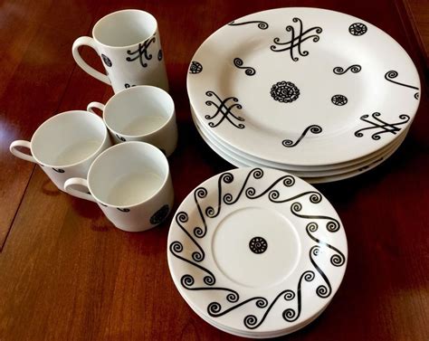 Pottery Barn F E Z 11 Dinner Plates 4 Cups And Saucers Sets 4 Black On White Potterybarn