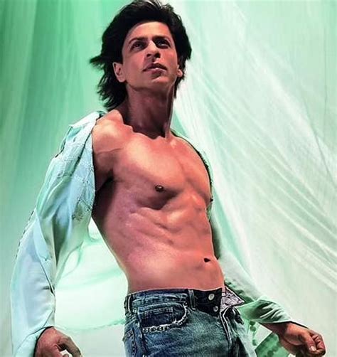 Before Pathaan Times When Shah Rukh Khan Gave Girls Sleepless Nights With His Six Pack Abs