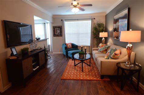 Look for 2 bedroom apartments in houston near public transportation or ample parking, green space, dining, and entertainment. Garden Style 1 & 2 Bedroom Apartments in Houston, TX