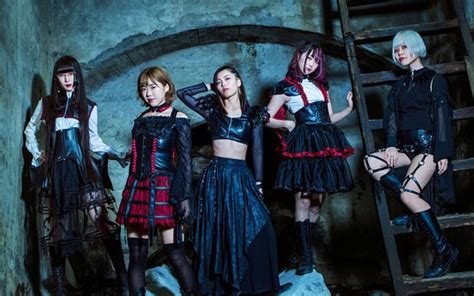 They enter a haunted house to get to the bottom of this, in hopes of finding a solution to this problem. The Japanese Horror Movies of 2019 - MyDramaList