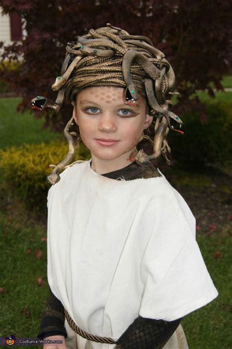 Looking for cheap, easy diy world book day costumes? 21 Awesome World Book Day Costume Ideas for Kids - U me ...