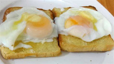 Poached Eggs On Toast Youtube
