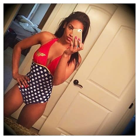 Candice Patton Nude And Sexy Pics And Hot Scenes Scandal Planet