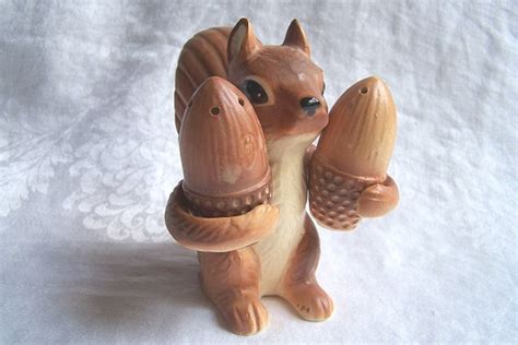 Vintage Artmark Squirrel Holding Acorn Salt And Pepper Shakers