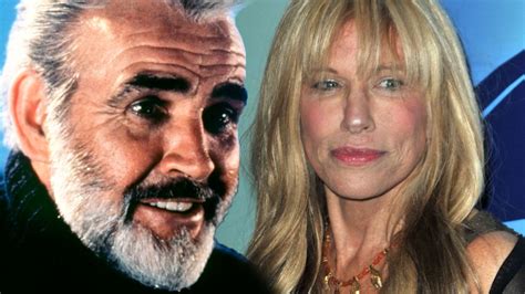 Carly Simon Claims Sean Connery Wanted A Threesome With Her And Her Sister But Singer Refused