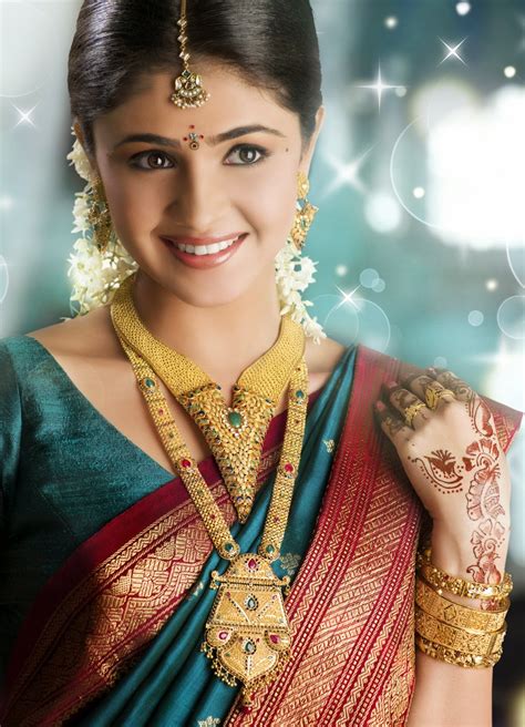 Dynamic Views: Best And Beautiful Bridal Wedding Jewellery ... Rajasthan bride jewellery wedding tradition, jewellery model transparent background, woman wearing red and gold floral sari dress png clipart.