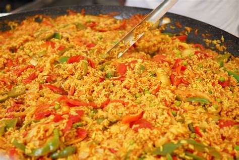 Vegetarian And Vegan Spanish Paella Recipe