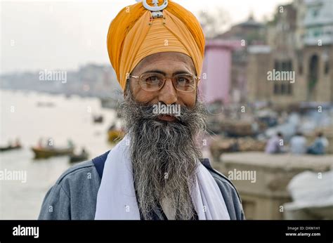Punjabi Sikh Auf Varanasi Ghat Stockfotografie Alamy