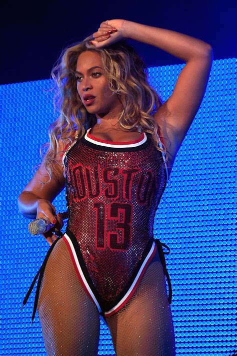 43 Of Beyoncés Best Sparkliest Most Beyoncé Est Bodysuits Beyonce Costume Beyonce