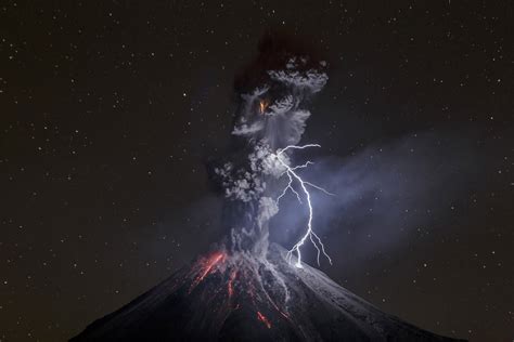 Eruption Lightning Night Smoke Stars Volcano Wallpaper Resolution