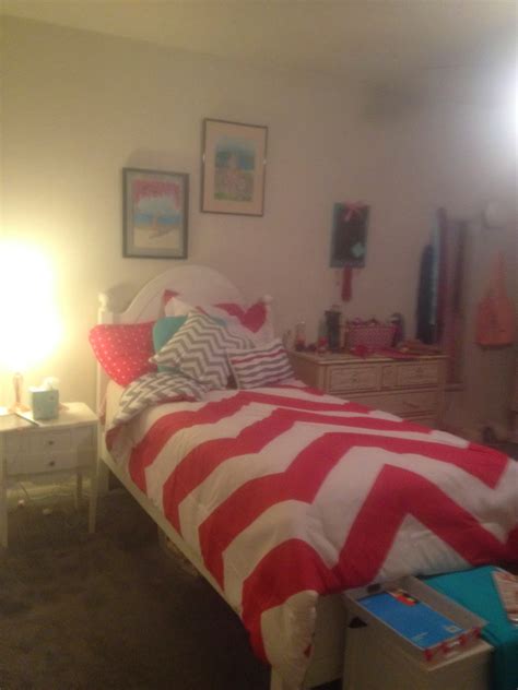 Find everything for his room bundled together here. CerisesduMatin: Dorm Room Makeover: DIY stylish crafts for ...