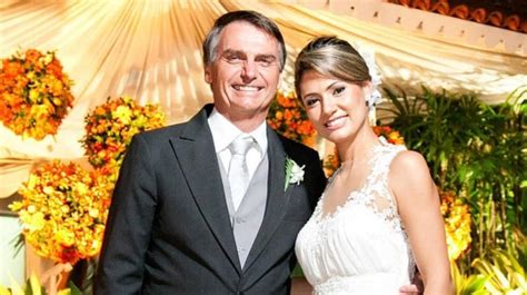 Der präsident von brasilien leidet laut seinem arzt an einem darmverschluss. Jair Bolsonaro wife Michelle Bolsonaro wedding - WAGCENTER.COM