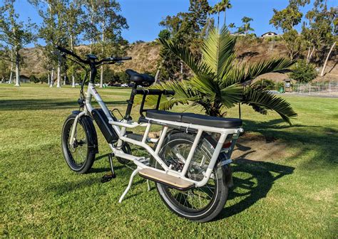 The Radwagon 4 Makes Riding An Electric Cargo Bike Easier And Safer