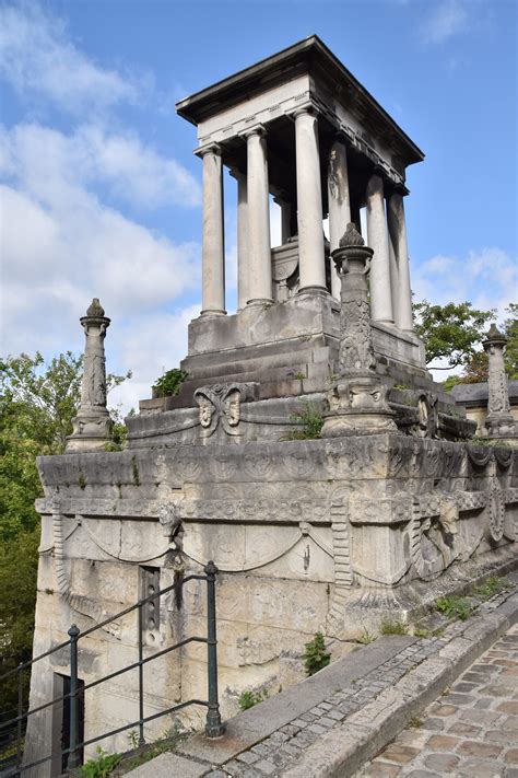 Search for your perfect match among 2 million vacation rentals in the us and abroad. Pere Lachaise: Why go there? | DesignDestinations
