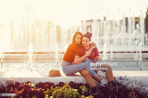 Ados Lesbiennes En Couple Photos Et Images De Collection Getty Images