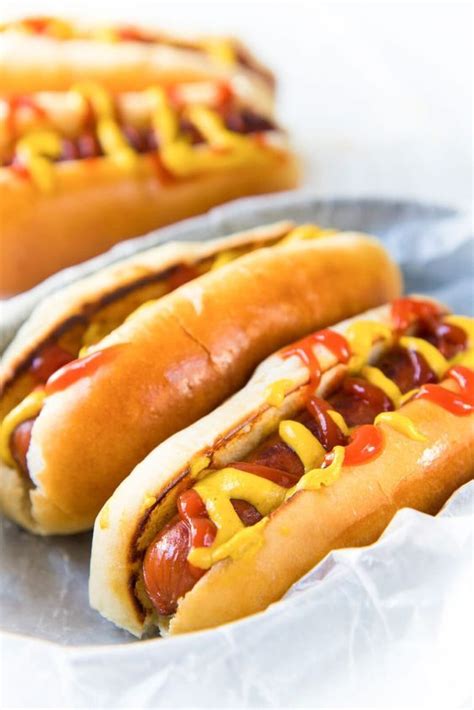 Classic American Hot Dog Em 2020 Lanches Saborosos Desejos De Comida