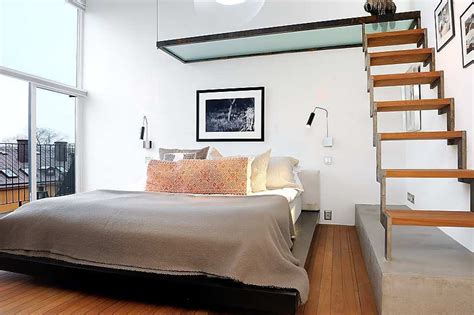 From loft bedroom ideas for adults, to small loft conversion ideas, or even low ceiling attic bedroom ideas, there is always aplenty world of interior design ideas open to loft conversion bedrooms. Beautiful Loft In Stockholm With High Ceilings ...