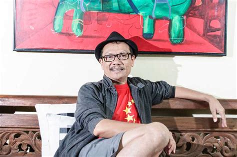 Jawab pertanyaan pertanyaan yang telah kalian buat. Suwarno Wisetrotomo, Menulis Seni Rupa karena Pengaruh ...