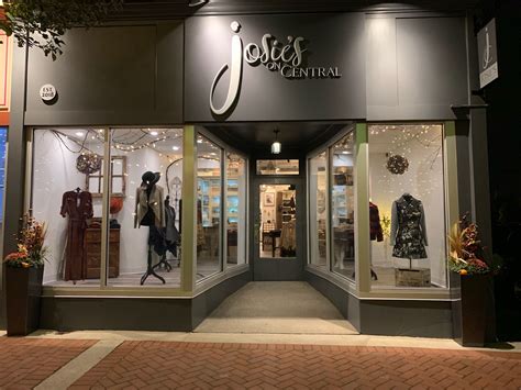 Josies On Central Storefront Store Fronts Trendy Boutique Clothing