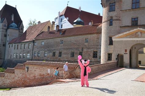 Santander, landshut, die santander consumer bank ag ist ein deutsches kreditinstitut mit unternehmenszentrale in mönchengladbach. pINK pANTHER IN lANDSHUT | Pink panthers, Landshut, Pink