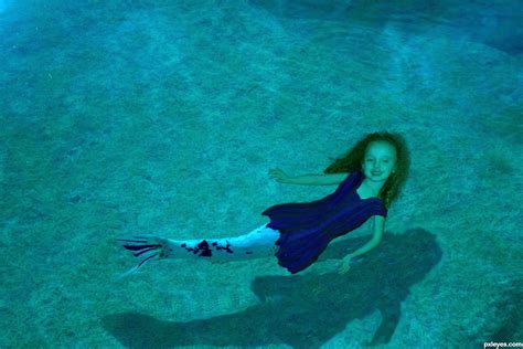 Mermaid Pics These Real Life Mermaids Dance And Smile Underwater