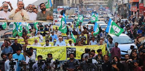 ji stages protests against street crimes lawlessness in karachi