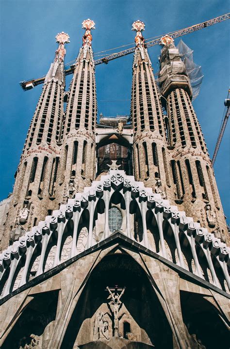 Everything You Need To Know For A Visit To Barcelonas La Sagrada