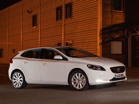 Volvo v40 cross country (2013) plus commercialisée co2 entre 99 et 194 g/km avis rédaction : VOLVO V40 specs - 2012, 2013, 2014, 2015, 2016 - autoevolution