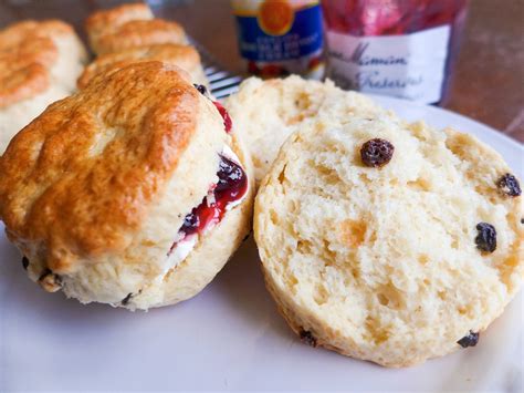 Dimples Delights Classic British Scones With Currants