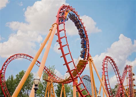 Six Flags New England Reviews Rides And Guide