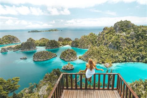 Tempat Wisata Dengan Pemandangan Terindah Di Indonesia Her Beauty