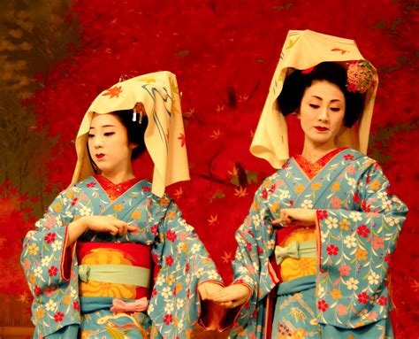 wallpaper kimono geisha girl smile woman maiko performance dance costume tradition