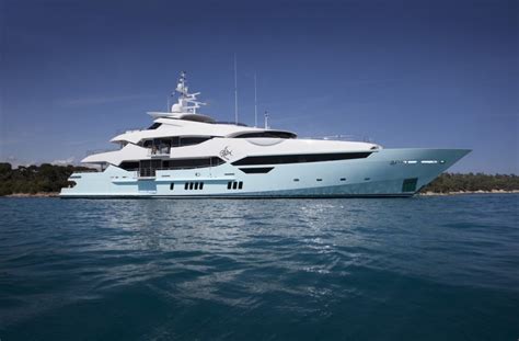 Sunseeker Luxury Yachts Seeking The Dream