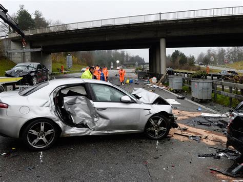 Schweiz Nach Schwerem Unfall A1 Bei Winterthur Ist Wieder Offen