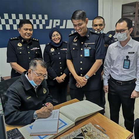 Warganegara malaysia yang berkelayakan dipelawa untuk memohon jawatan terbuka di jabatan pengangkutan jalan jpj sebagaimana berikut: Portal Rasmi JPJ - JPJ Portal - Jabatan Pengangkutan Jalan