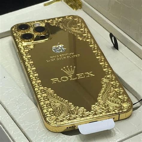 A Gold Iphone Case Sitting On Top Of A Counter