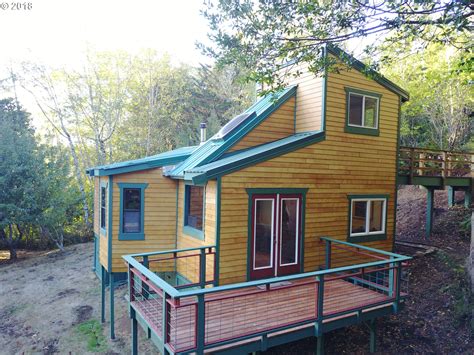 We have homes for sale in oregon and washington, and we are committed to providing the quality and care pahlisch homes is known for in every state where we build. Waterfront Homes for Sale - Coastal Oregon